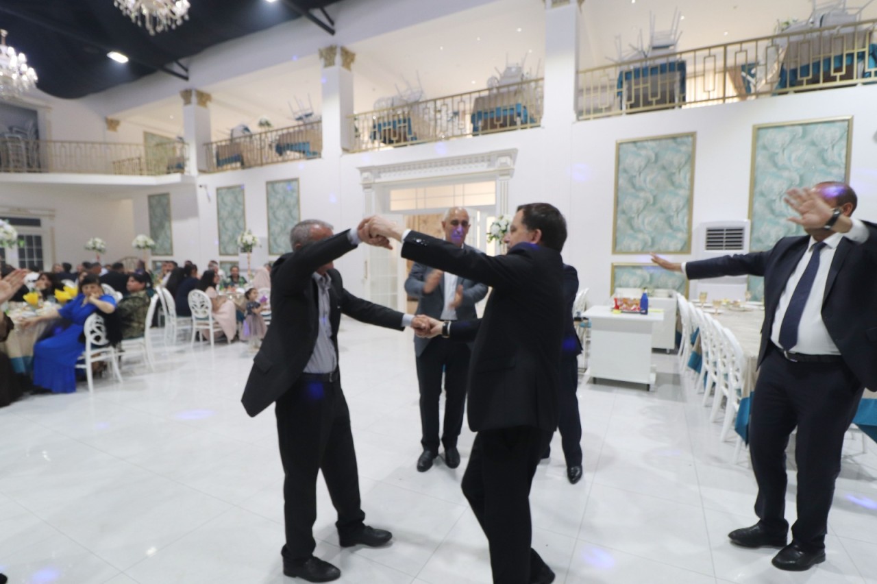 Qazaxın icra başçısı şəhid qardaşının toyunda - FOTOLAR